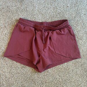 NWOT Mondetta Dark Orchid Overlap Pocket Shorts Size Large